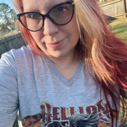 Lisa spotted in the wild - Peaceful on the outside. Blasting Hellion internally. Lisa wearing a Hellion shirt outside.